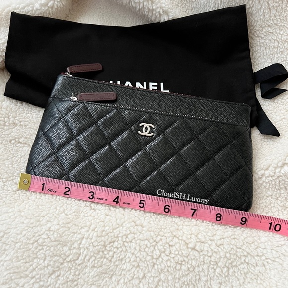 ❌❌Classic Quilted CC Logo Black Caviar Double Zip Case w/ Silver Hardware - Picture 13 of 13